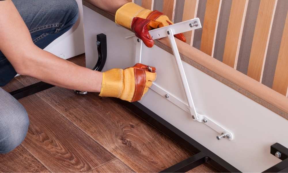 Wrench Method for decorate the bedroom furniture