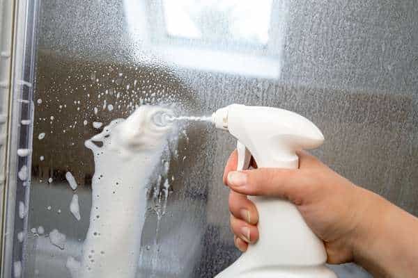 Use Caustic Soda to Remove Hard Water Stains