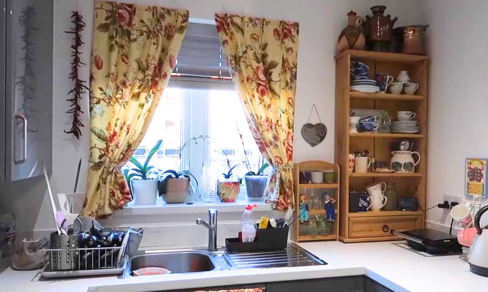 Kitchen Curtain Ideas Above Sink