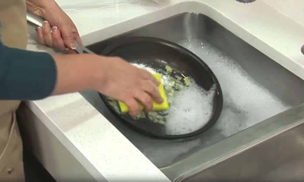 How to Clean Anodized Aluminum Cookware