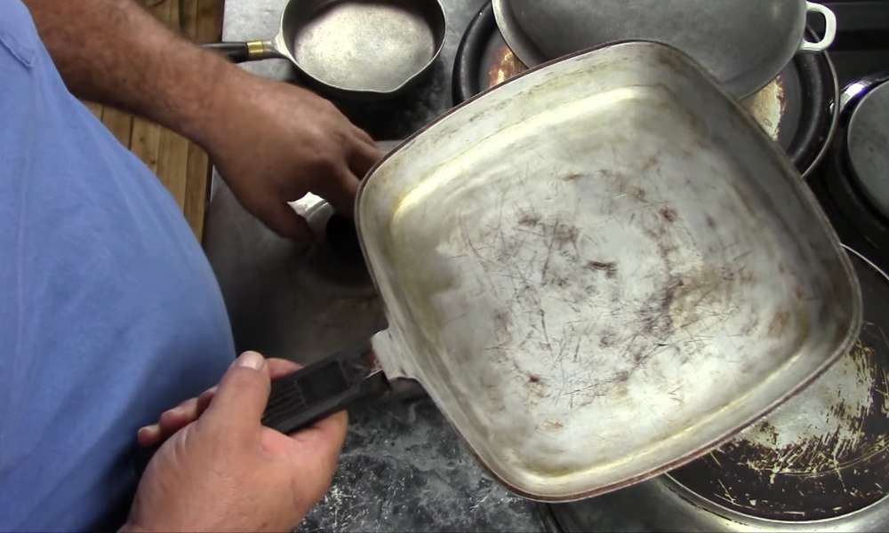How to Clean Cast Aluminum Cookware