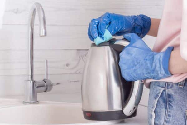 How to Clean a Cuisinart Electric Kettle