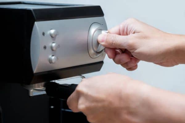 How to Reset Ninja Coffee Maker Clean Light (If It Won’t Turn Off)